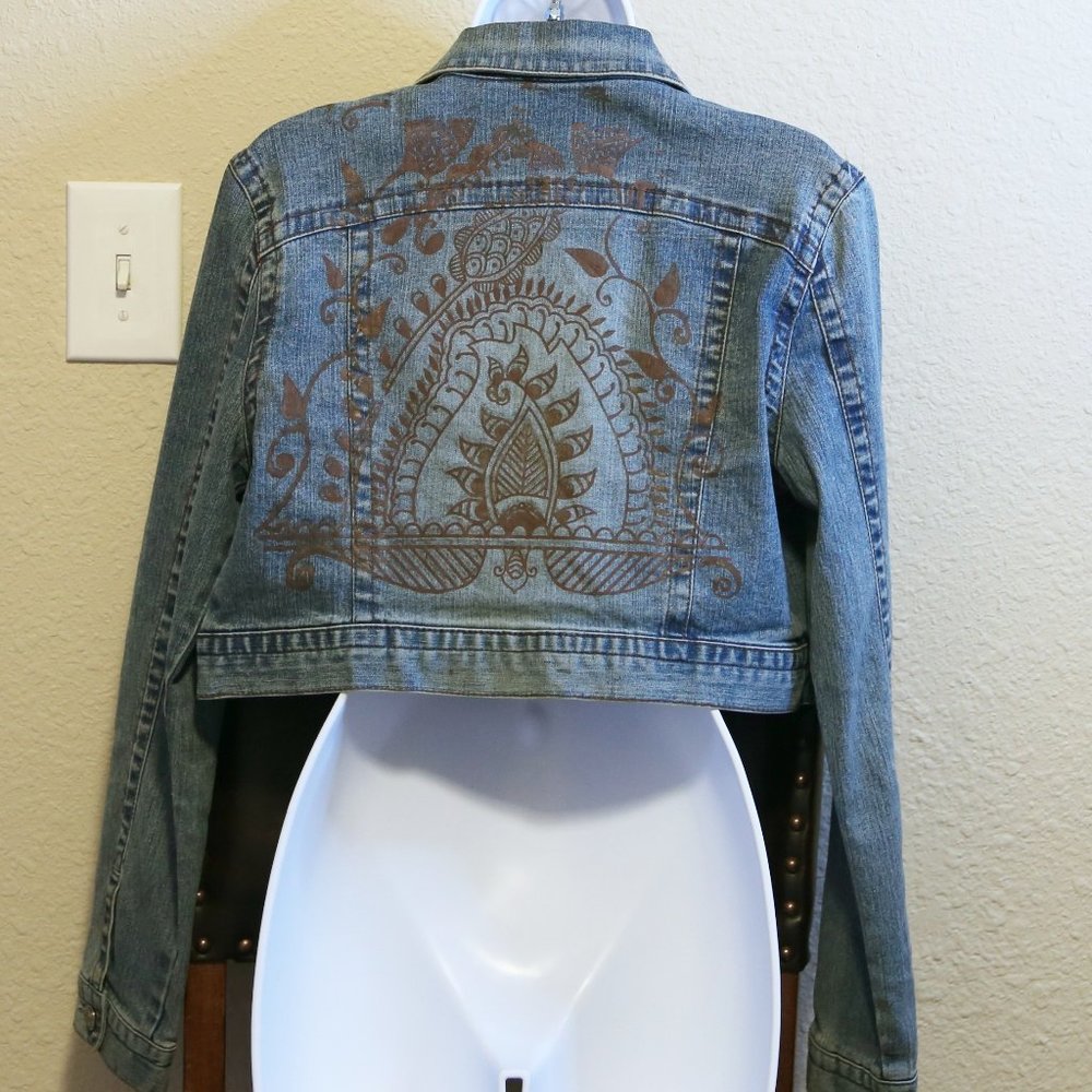 Squeeze Blue Denim Cropped Jean Jacket with Brown Printed Back Design